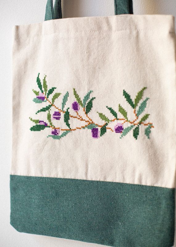 Brodert veske / nett, hvit og grønn