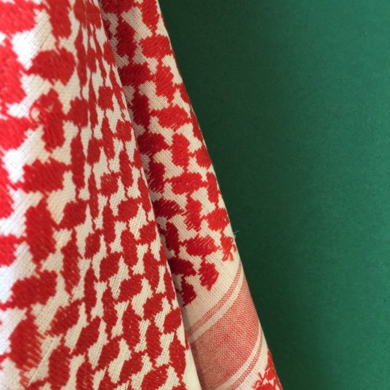 Klassisk stor keffiyeh, hvit og rød