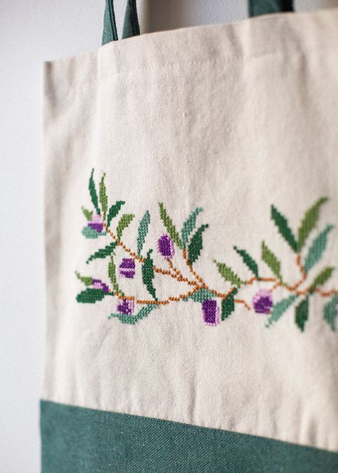 Hovedbilde Brodert veske / nett, hvit og grønn