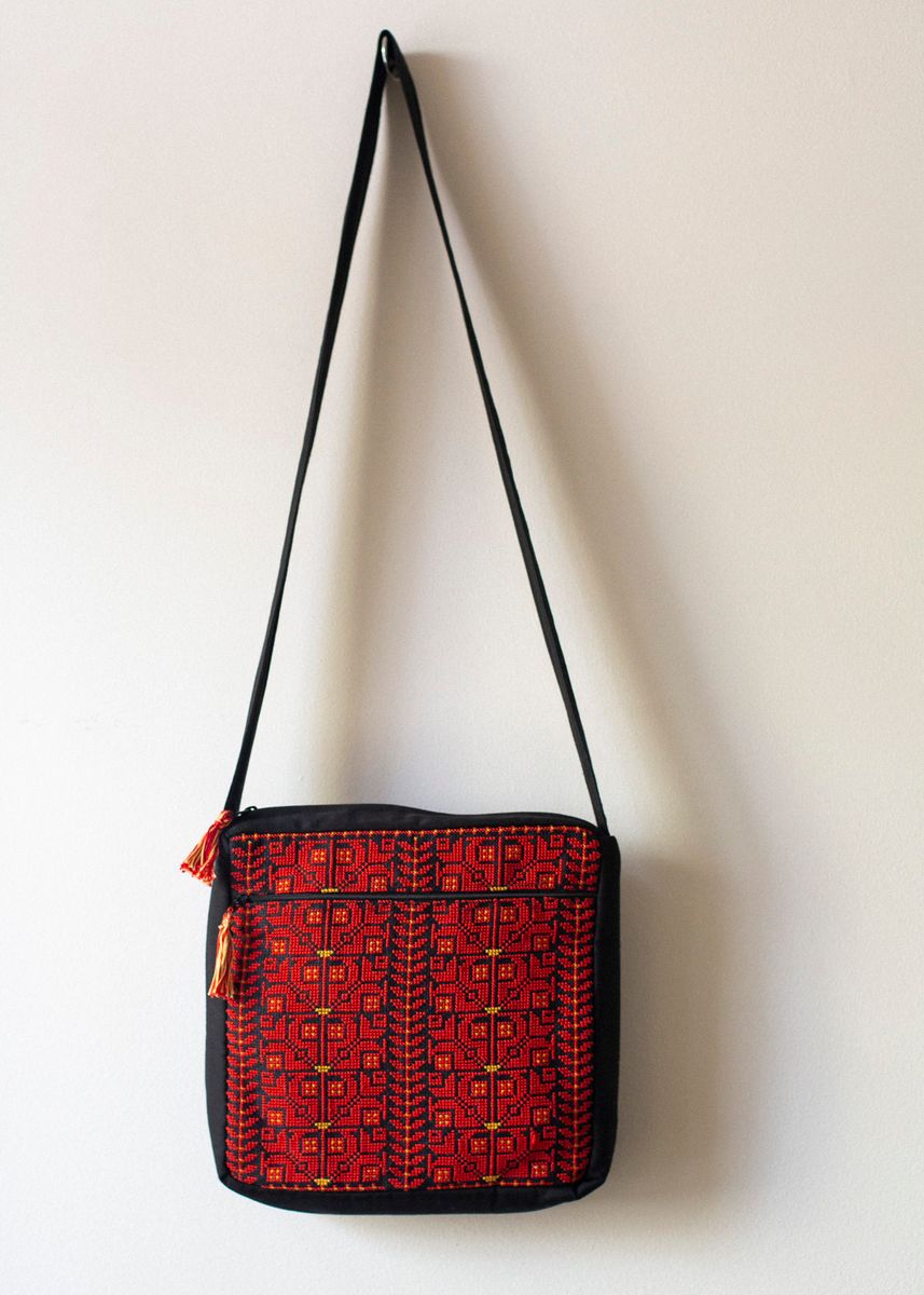 Brodert veske, sort, rød og gul