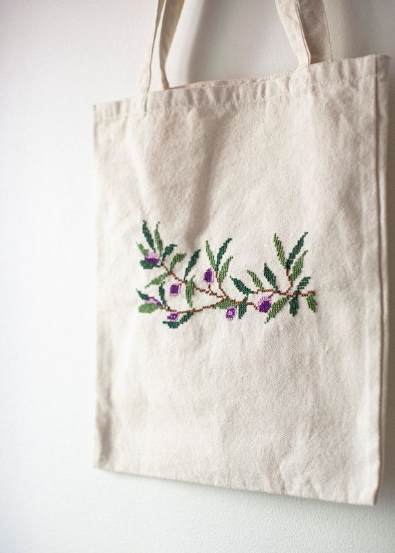 Brodert veske / nett, hvit 